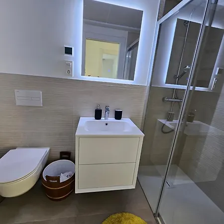 Seaviews Cornor Penthouse Apartment *